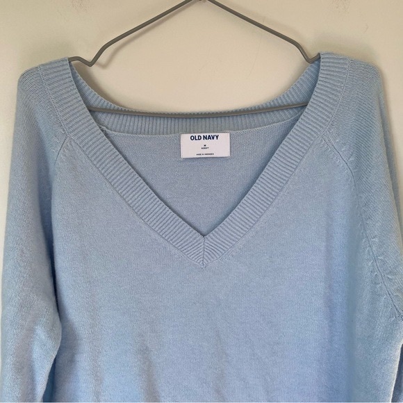 Old Navy Blue V-Neck Sweater Size Medium - Picture 3 of 6